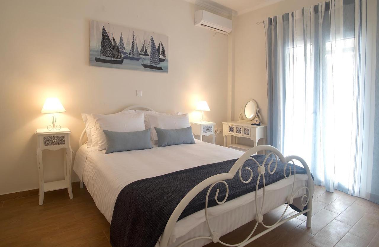 The Bluehouse - Spacious Top Floor Flat With Parking, By Mon Repos Beach Corfu (city) Exterior foto