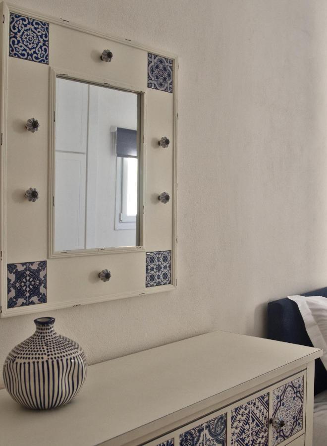 The Bluehouse - Spacious Top Floor Flat With Parking, By Mon Repos Beach Corfu (city) Exterior foto