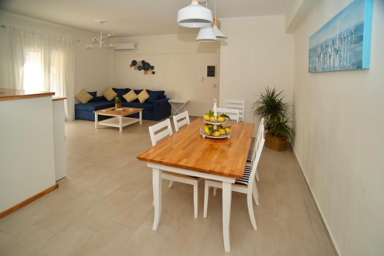The Bluehouse - Spacious Top Floor Flat With Parking, By Mon Repos Beach Corfu (city) Exterior foto