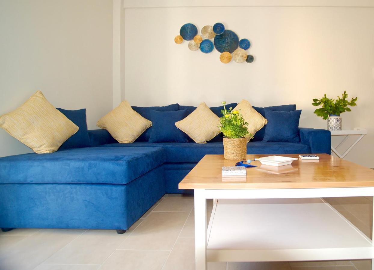 The Bluehouse - Spacious Top Floor Flat With Parking, By Mon Repos Beach Corfu (city) Exterior foto