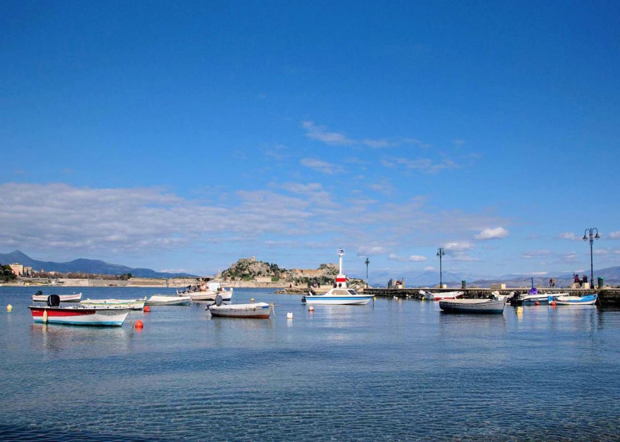 The Bluehouse - Spacious Top Floor Flat With Parking, By Mon Repos Beach Corfu (city) Exterior foto