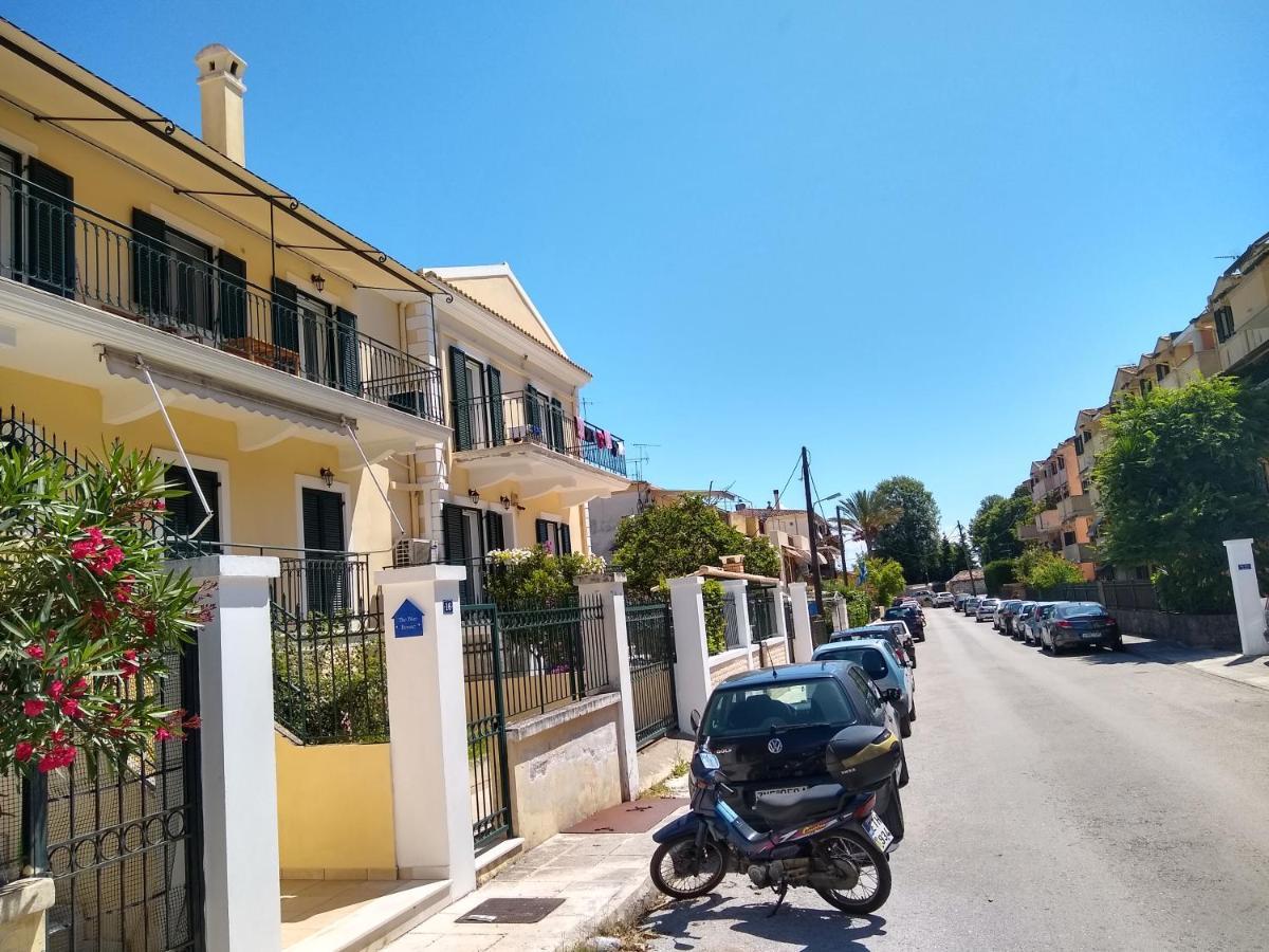 The Bluehouse - Spacious Top Floor Flat With Parking, By Mon Repos Beach Corfu (city) Exterior foto